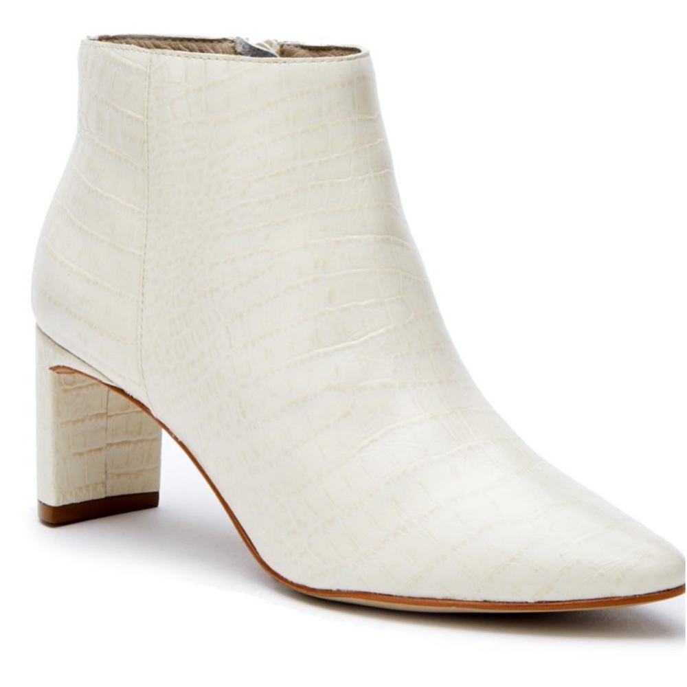 🎉HP🎉✨Matisse Women’s Ankle Bootie size 7.5